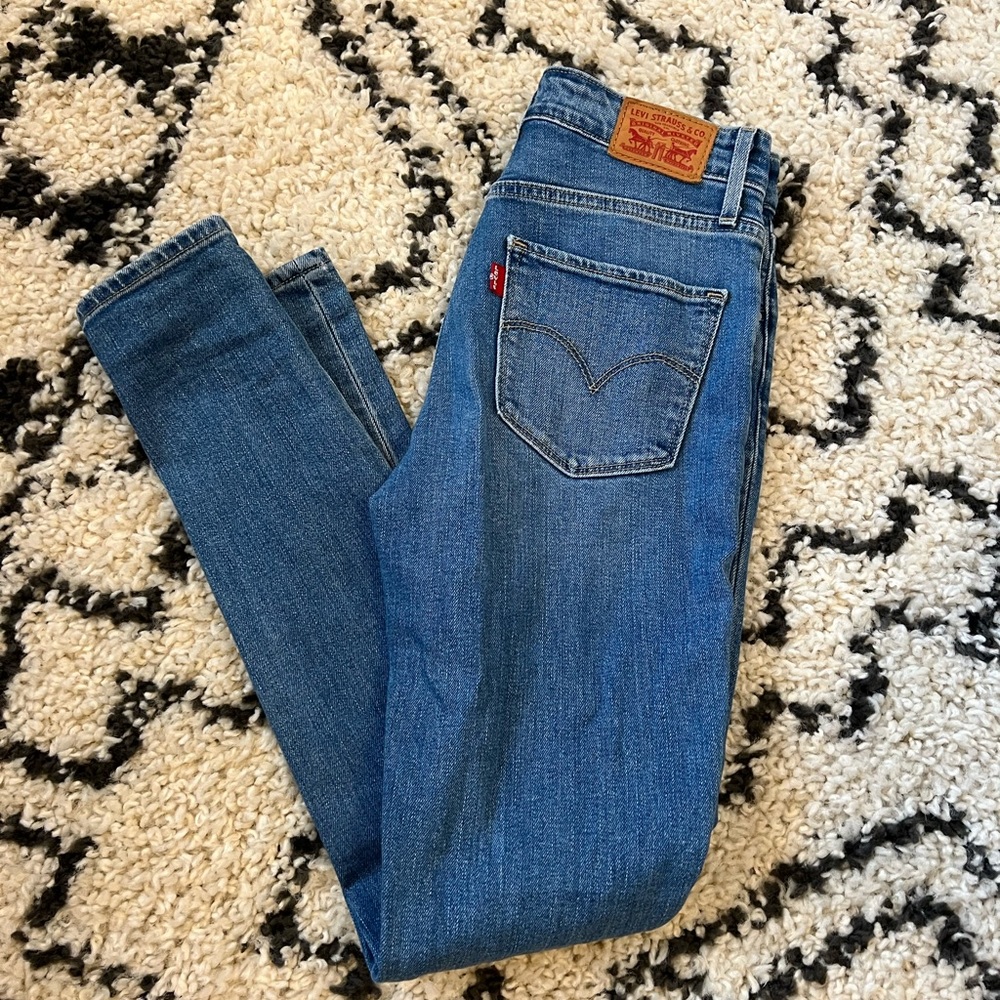 Levi’s 721 High Rise Skinny Jeans